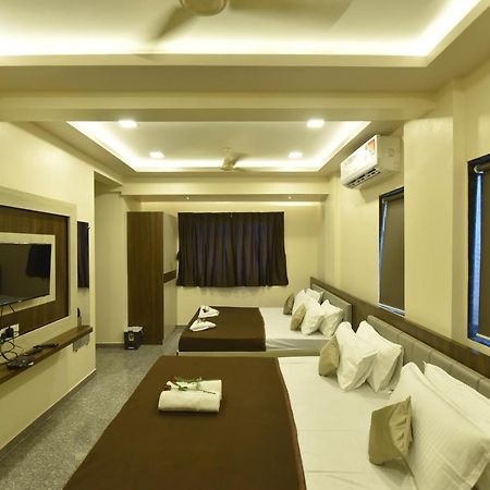 Hotel Sitara Inn Ratnāgiri Esterno foto
