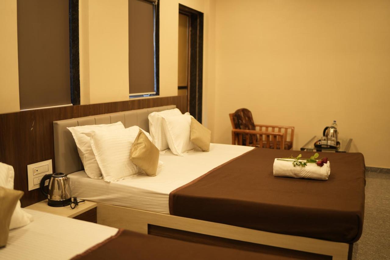 Hotel Sitara Inn Ratnāgiri Esterno foto
