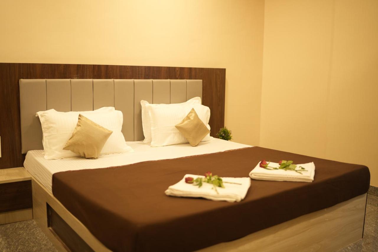 Hotel Sitara Inn Ratnāgiri Esterno foto