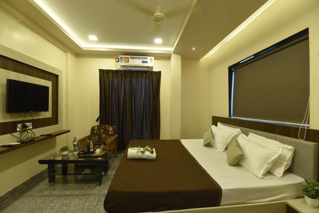 Hotel Sitara Inn Ratnāgiri Esterno foto