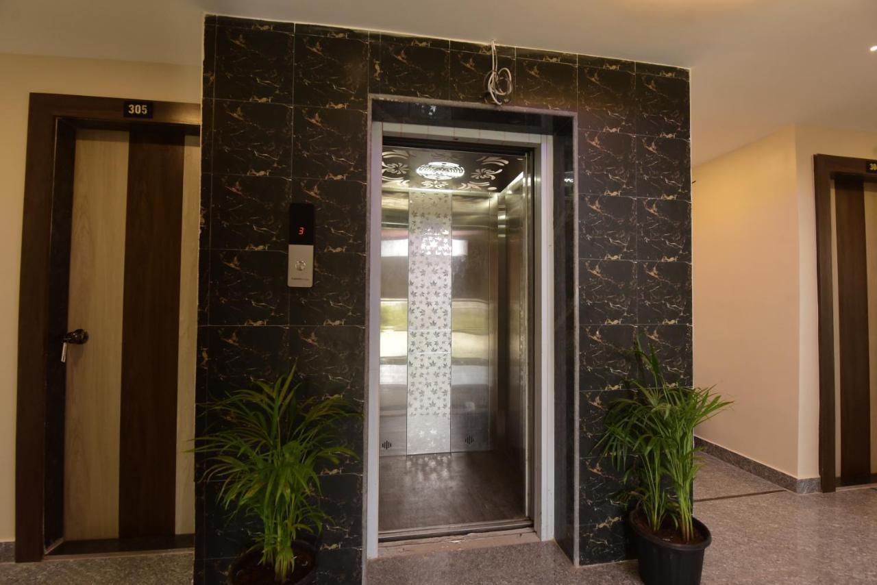 Hotel Sitara Inn Ratnāgiri Esterno foto